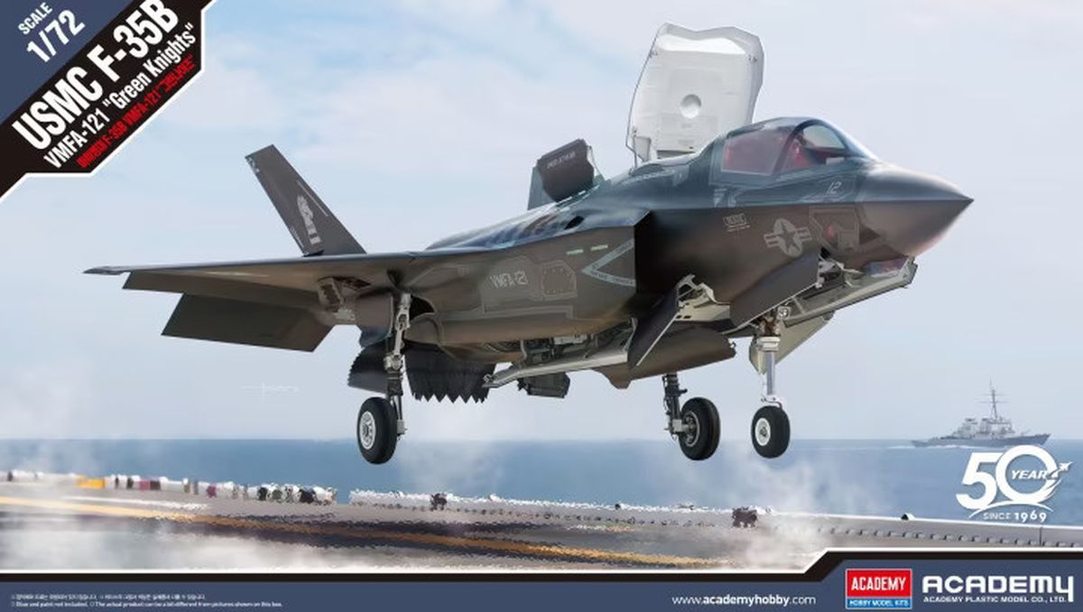 Academy Model 12569 F-35B VMFA-121 Green Knights USMC