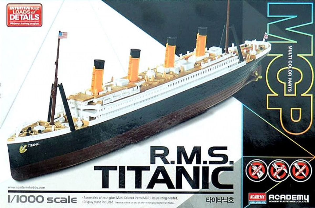 Academy Model 14217  R.M.S. Titanic