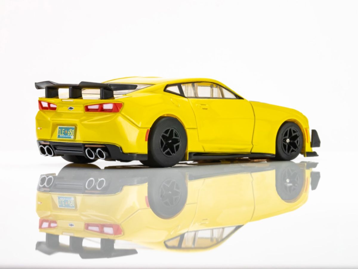 AFX Slot Car 22075 2021 Camaro 1LE Shock Yellow