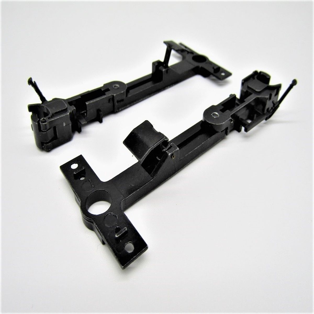 Atlas O Model Train 66043 O 3 Rail Long Length Coupler Shank Pair
