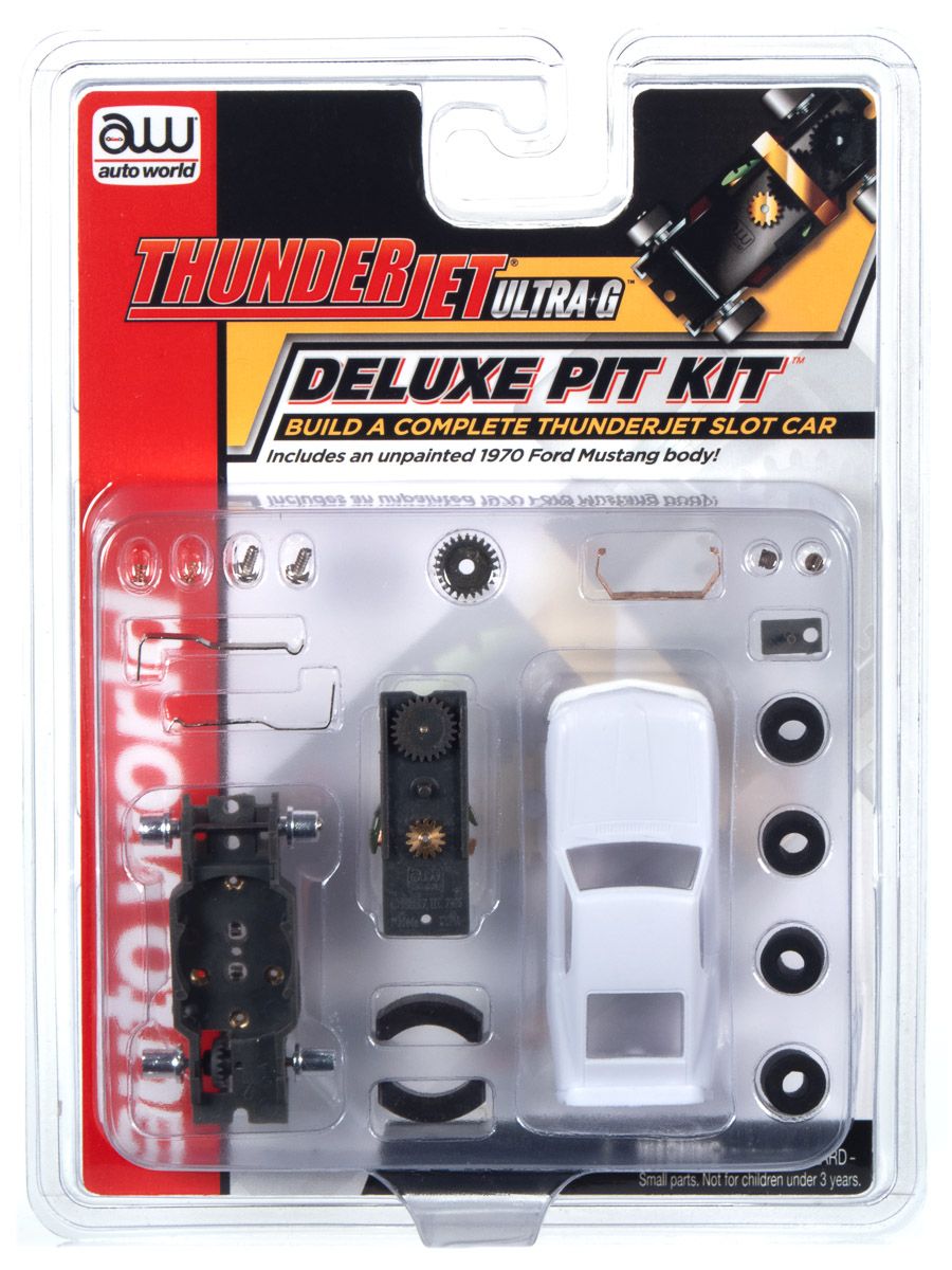 Auto World HO SLOT CAR Thunderjet Deluxe Pit Kit (w/Ford Mustang Body) TRX105