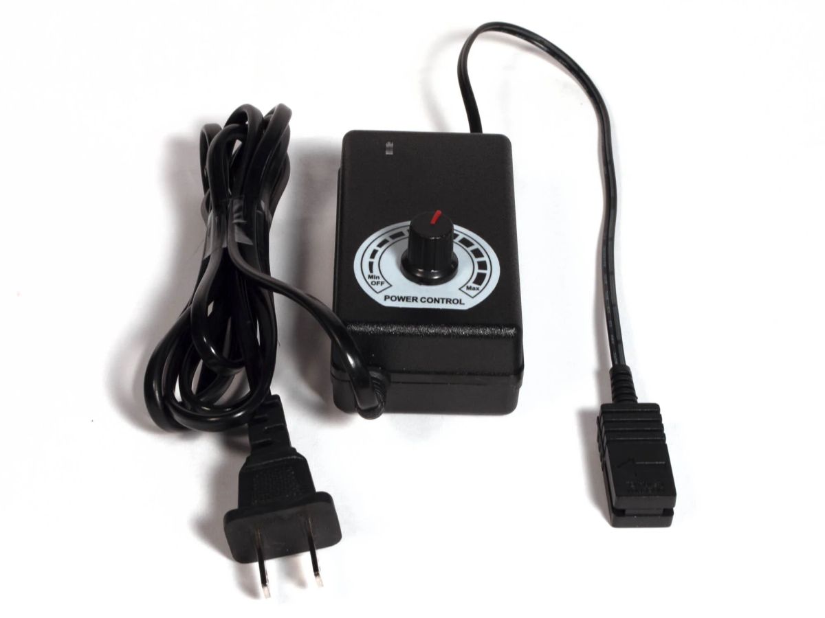 Auto World HO SLOT CAR Race Set  Adjustable Power Supply Track Accessory TRX107