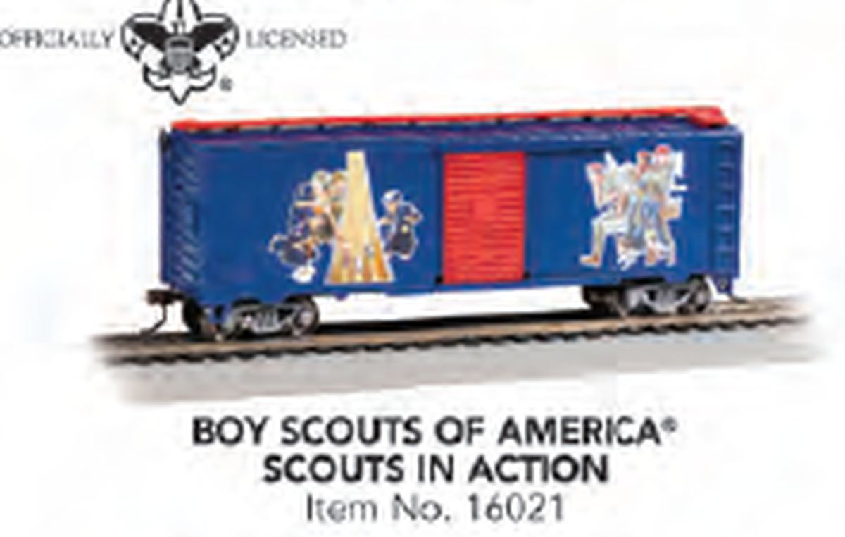 Bachmann Train 16021 HO 40 PS-1 Boxcar BSA Scouts In Action