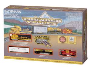 Bachmann Train 24013 N Thunder Valley SF Freight Set/GP40 Diesel