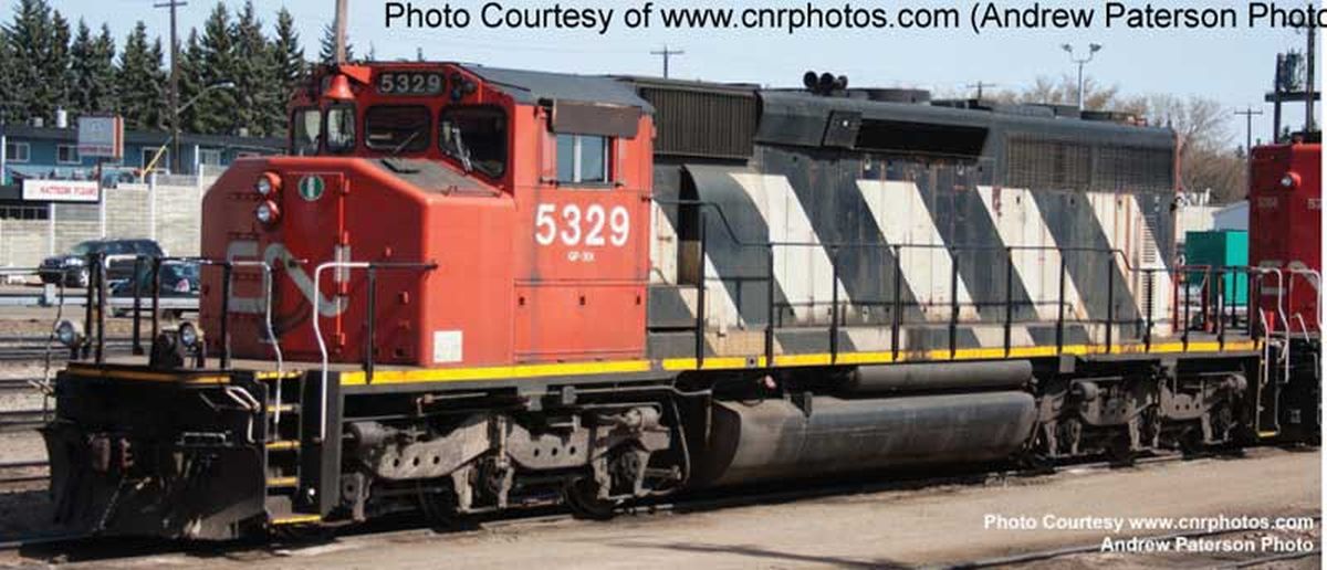 Bowser Train 25379 HO SD40-2W Diesel CN #5329/Sergeant Stripes