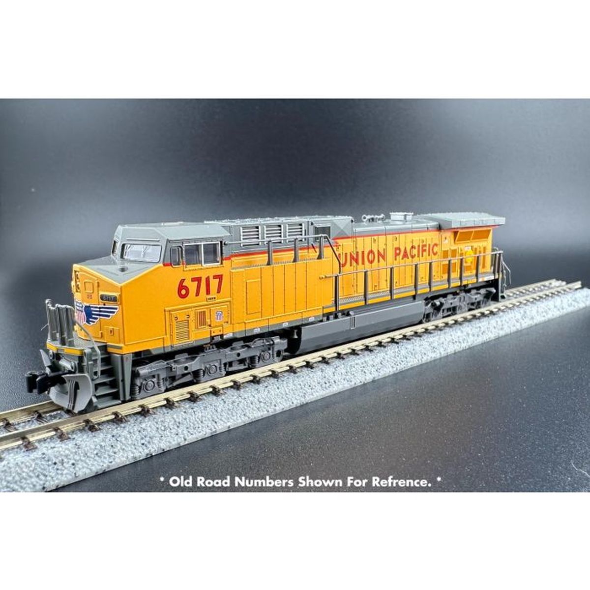 Kato USA Model Train 1767039DCC N AC4400CW Diesel UP #6712 w/DCC