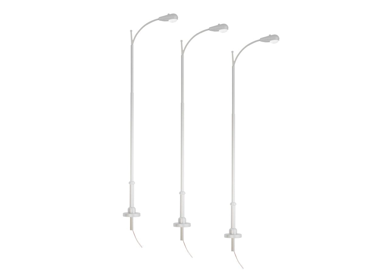 Lionel Train 2429240 O RTR Single Light Exteneded Pole Light 3-Pack