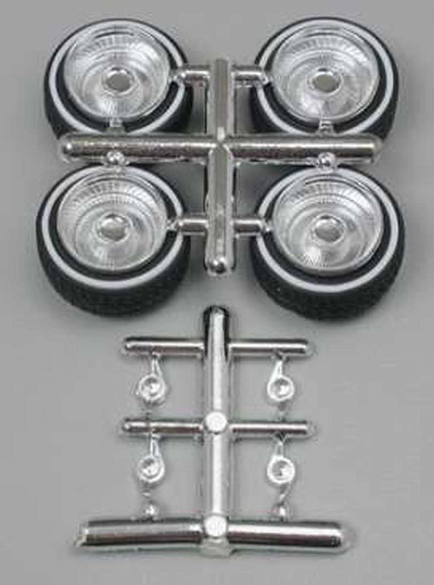 Pegasus Model 1014 McC RIMS W/TIRES CHROME