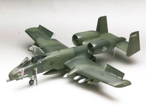 Revell Model 855521 A-10 Warthog 1/48