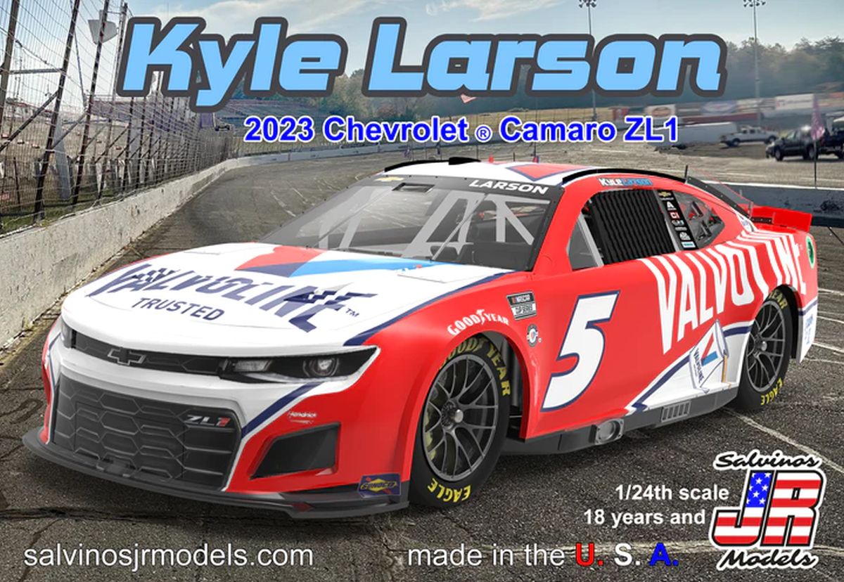 Salvino Jr. Model Company 31252 Hendrick Motorsports Kyle Larson 2022 Camaro Valvoline