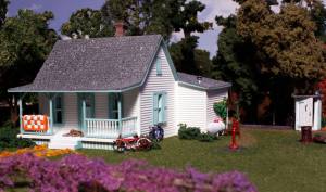 Woodland Scenics 5206 N Pre-Fab Country Cottage Kit