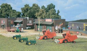 Woodland Scenics 66100 N DPM GOLD Olsen Feed/Larsen Implement