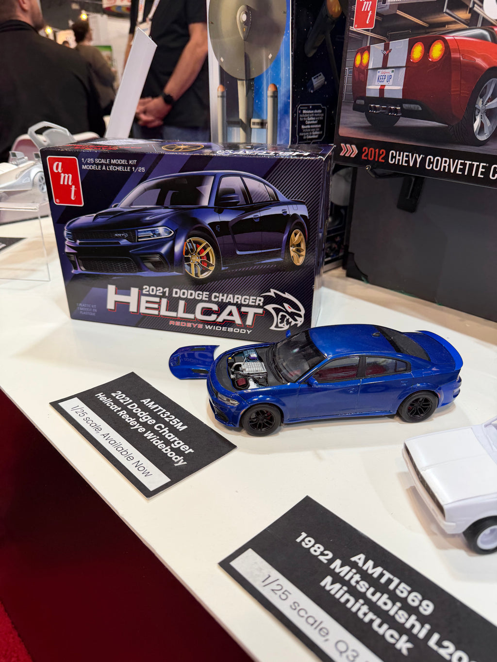AMT Model  1325  Dodge Charger HellCat Redeye Widebody NEW TOOLING Ski
