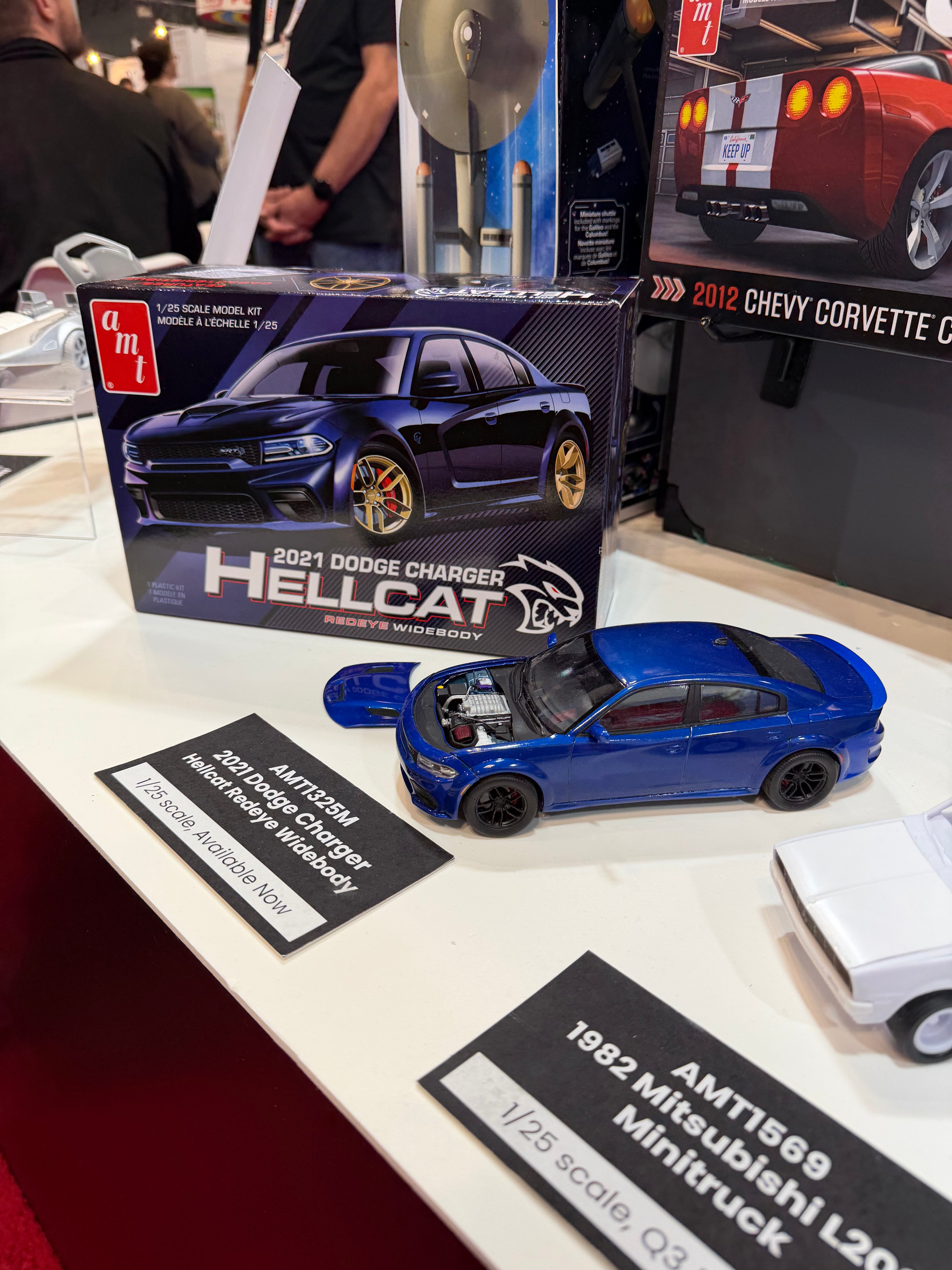 AMT Model  1325  Dodge Charger HellCat Redeye Widebody NEW TOOLING Ski