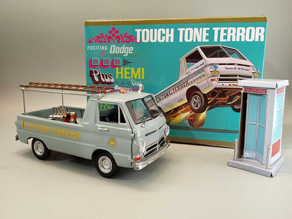 AMT Model  1389  1966 Dodge A100 Pickup Touch Tone Terror Skill 2